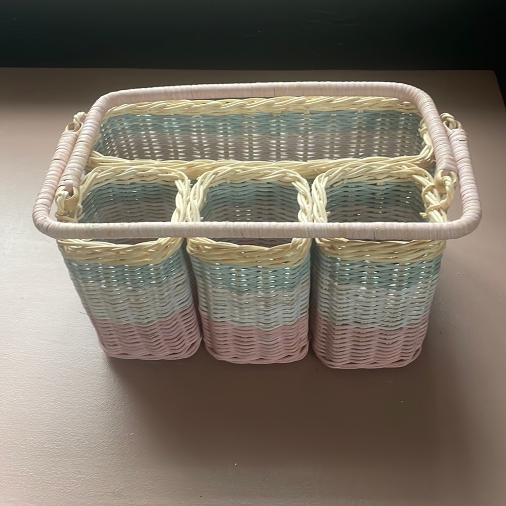 Wicker silverware caddy